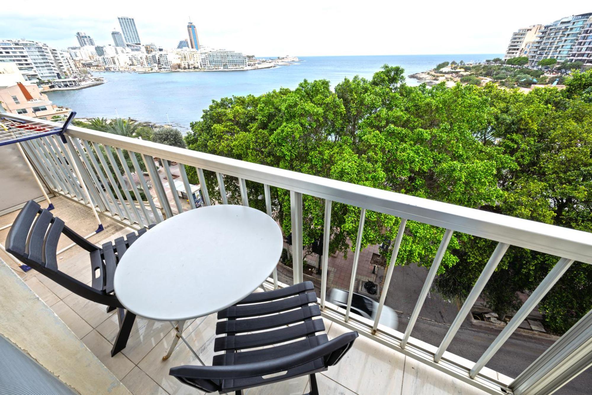Vic- Seafront Apartment Sliema Esterno foto